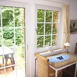 Ostsee Hotel-pension An Der Lindenallee Casa de hóspedes 4*
