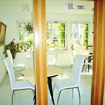 Casa de hóspedes Ostsee Hotel-pension An Der Lindenallee 4*