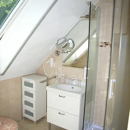 Ostsee Hotel-pension An Der Lindenallee 4*