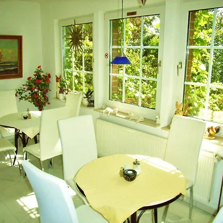 Ostsee Hotel-pension An Der Lindenallee 바트 도베란