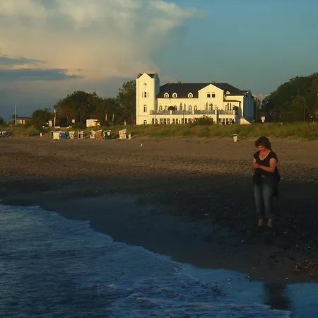Konukevi Ostsee Hotel-pension An Der Lindenallee