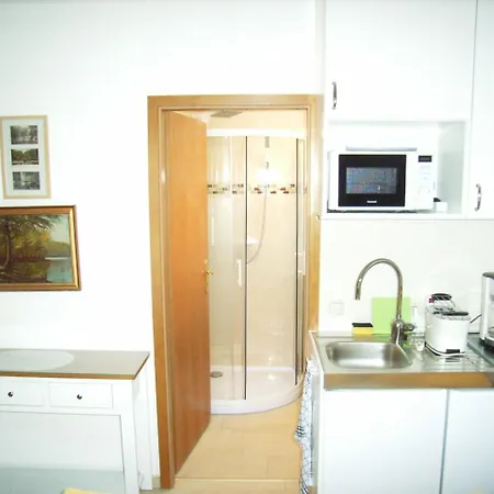 Ostsee Hotel-pension An Der Lindenallee 게스트하우스 4*