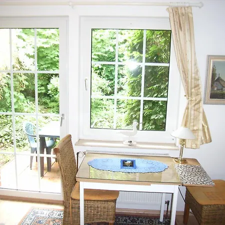 게스트하우스 Ostsee Hotel-pension An Der Lindenallee