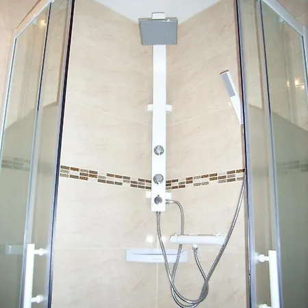 Ostsee Hotel-pension An Der Lindenallee Pensjonat